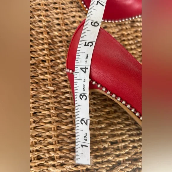 BCBGeneration Women’s‎ Holli Studded Leather Pumps Red with Gold Size 6.5M - Picture 12 of 12